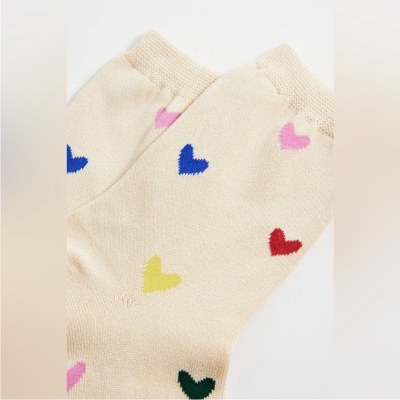 BAGGU Heart Cream Heart Pattern Socks - Picture 7 of 7